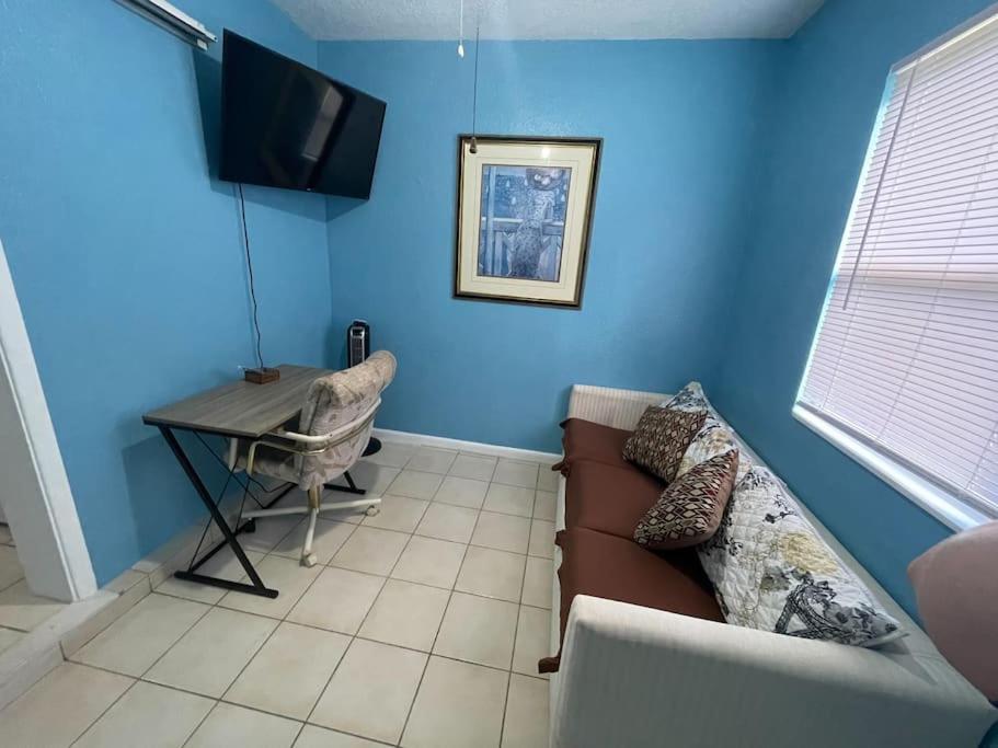Entire Home By Siesta Key/Closed To Downtown Sarasota Exterior photo
